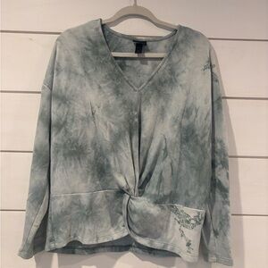 Daytrip Gray Tie-Dye Long Sleeve Top